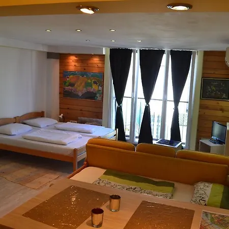 Agape Downtown 3*
